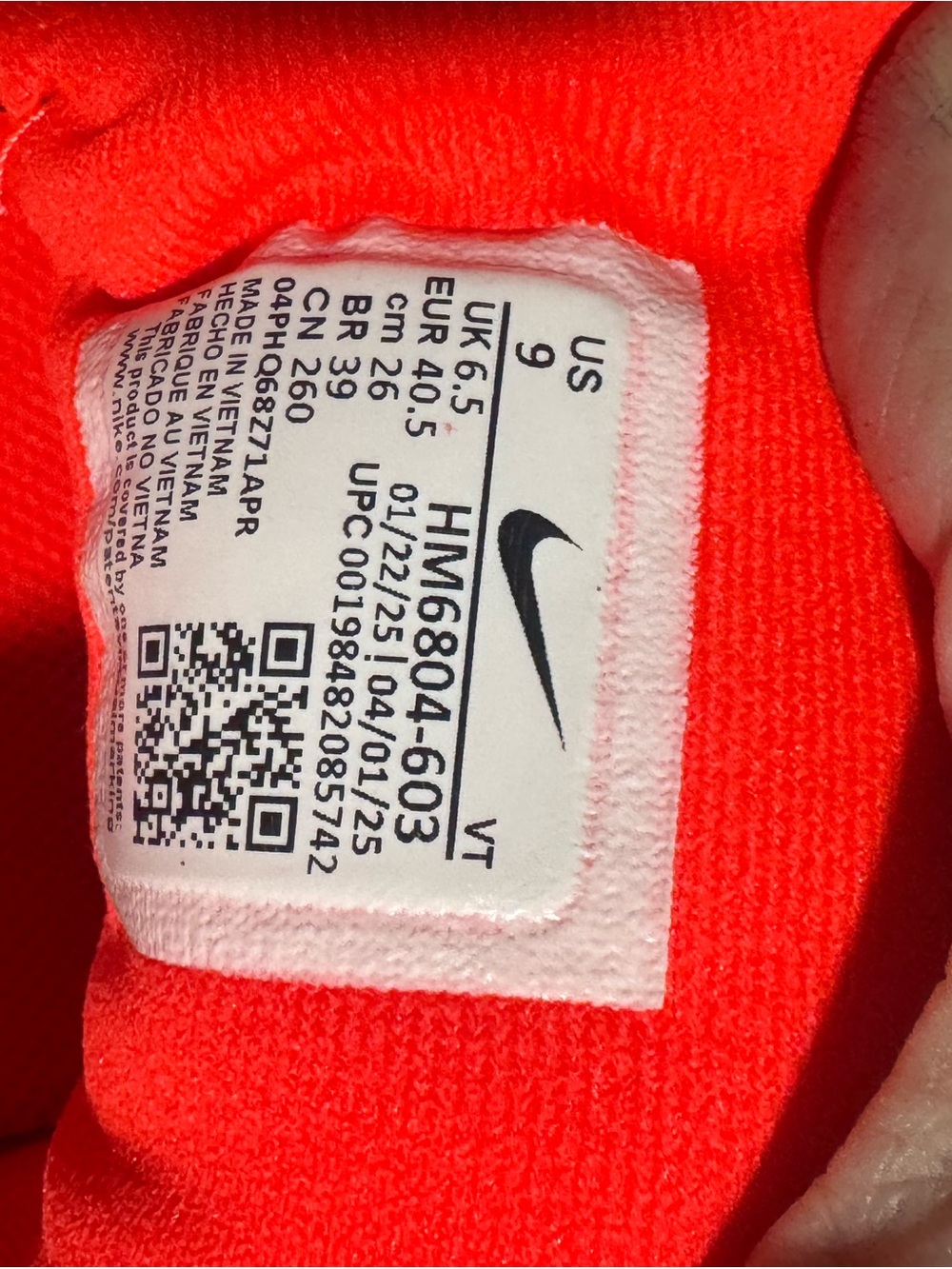 Nike Women's Red and Hot Pink Performance Running Shoes - Picture 5 of 5
